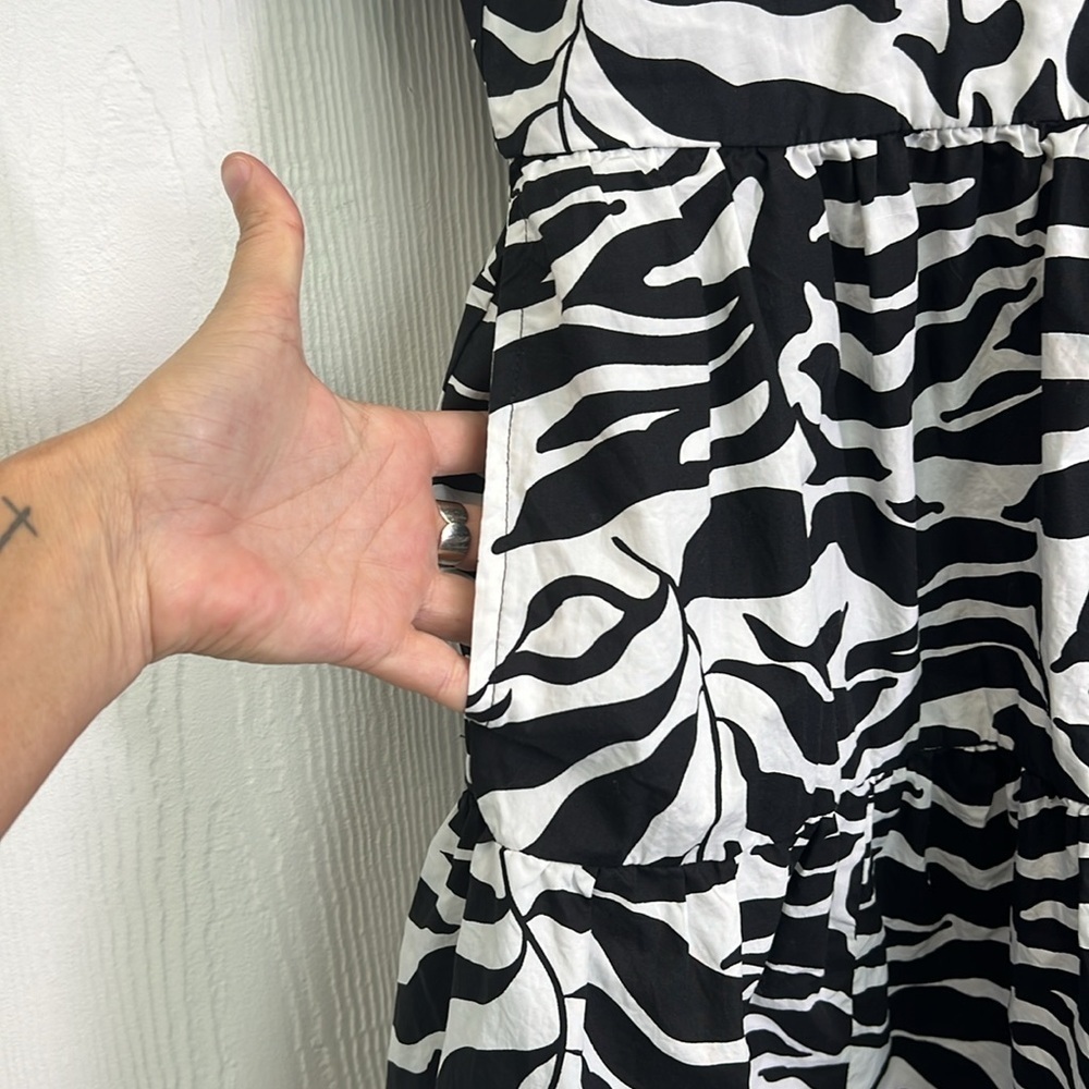 Chicos - Poplin Black And White Palm Print V Neck Short Sleeve Dress Size 14 - Picture 4 of 11